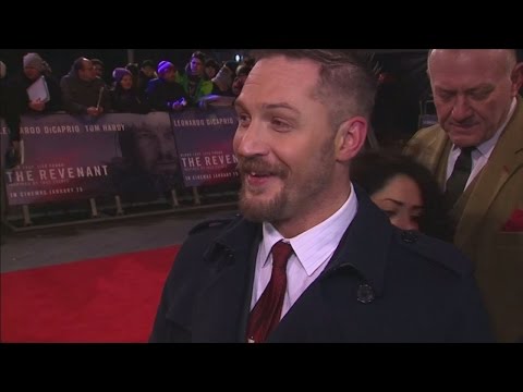 トム・ハーディ、アカデミー賞ノミネートを知ってパンツを下げて捕まる (Tom Hardy caught with his pants down when learning of Oscar nom)