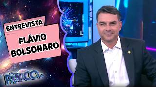 FLÁVIO BOLSONARO AO VIVO NO PÂNICO PARA EXPLANAR SAÚDE DO PAI, PRISÃO E LULA; VEJA ÍNTEGRA