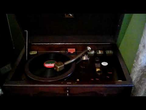 LEO ZOLLO AND HIS BENJAMIN -FRANKLIN ORCHESTRA . SHE REMINDS ME OF YOU  on the hmv 521