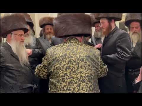 Main Viznitz Sheva Brochos In Willamsburgh - Sivan 5783