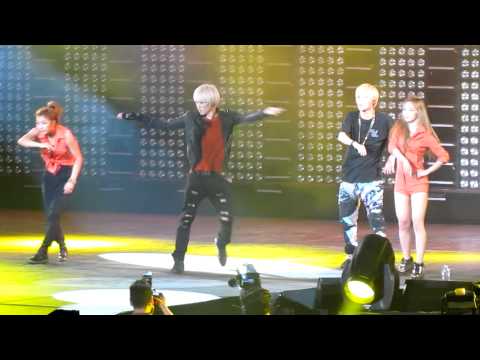 [HD] Eunhyuk and Taemin dance battle part 2 at SMTown NYC MSG