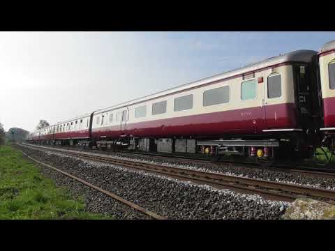 47501 + 47805 passing kings sutton working 1Z26 oxford to crewe 21/04/18