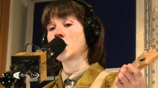 Cate Le Bon performing "Fold The Cloth" on KCRW
