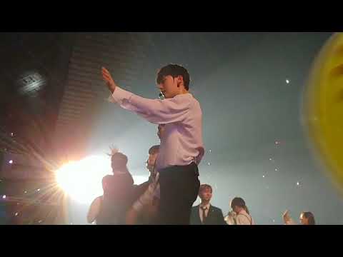 180907 Apink, wannaone, victon, momoland Hallyupop fest singapore Day 1 evening concert ending stage