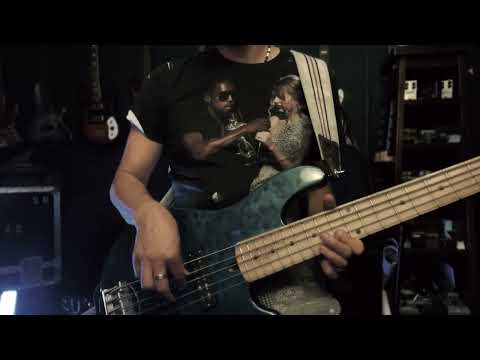 MXR Bass Innovations 15yr Blackout Editions - Uriah Duffy