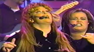 Wynonna Judd on Rosie O&#39;Donnell Show - No One Else On Earth &amp; Dance! Shout! (1997)