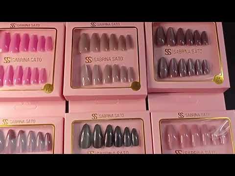 UNHA POSTIÇA AUTOCOLANTE AMENDOADA SABRINA SATO COM 12 UN