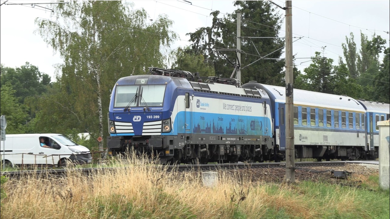 Электровоз 193 289 и электропоезд 651 004 / 193 289 and 641 004 EMU in České Budějovice