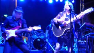 JOHN LODGE: "10,000 LIght Year's Ago" Live at Ferg's, Tampa