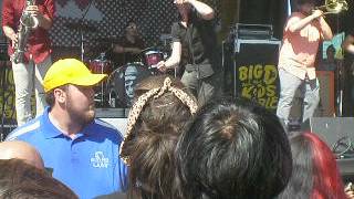 Big D & The Kids Table-My Girlfriends On Drugs