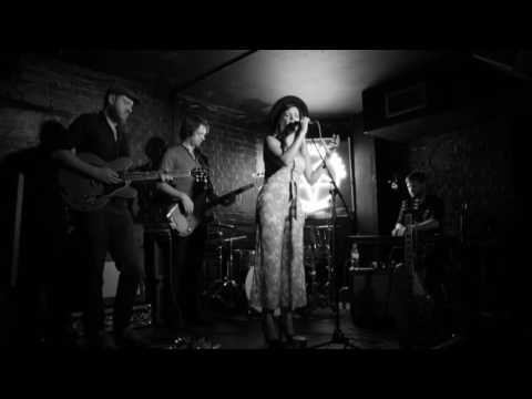 Kat Eaton live footage from The Slaughtered Lamb taken by Johnny Ng (21/6/16)