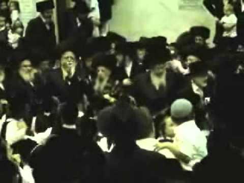 Hakofos Shniyos In Seret Visnitz  5767 attended by the Rebbe