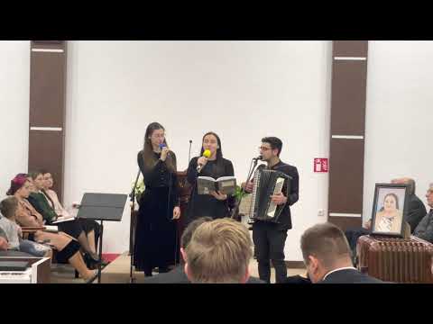 Mai e puțin - Fam.Boloca și Emima Lucescu