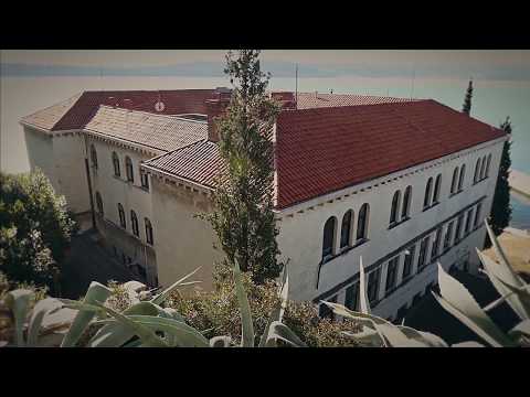 Institut za Oceanografiju i crkva sv  Jurja - Park Šuma Marjan