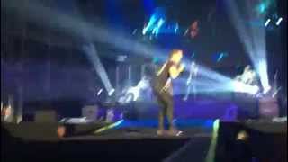 Medley: Il Branco,Uomo Diverso,Regina delle Stelle,Il Sogno di una Bambola