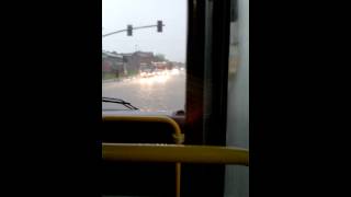 preview picture of video 'Powódź Nowy Sącz 07.08.2014 Przejazd autobusem pod mostem kolejowym'