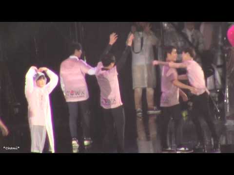 【Fancam】141005 SMTOWNTokyo Day2 ENDING SuperJunior Kiss♡