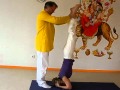 Skorpion - Hilfestellung in die Hatha Yoga Asana ...