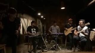 Download lagu Denie and friends 'Persembahan dari surga cover' mp3 Download lagu Denie and friends 'Persembahan dari surga cover' mp3