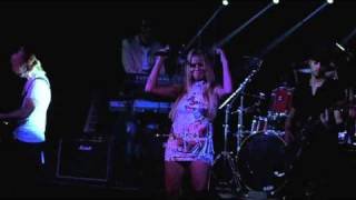 Fatiniza Live at The Music Room