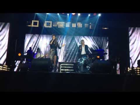 Edyta Górniak i Edyta Bartosiewicz - Nie proszę o więcej (Poznań 09.10.2015) Pierwszy rząd