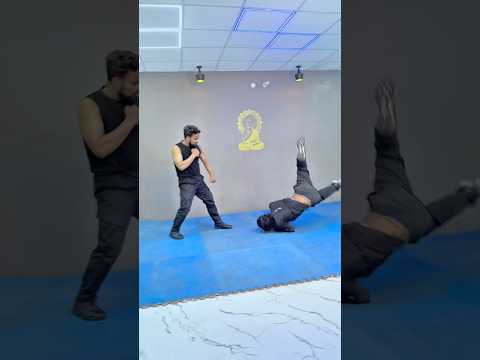 Proper Self-Defence Kicks That ACTUALLY Work 🇬🇧💥 #selfdefence  #martialarts #kickboxing  #shorts