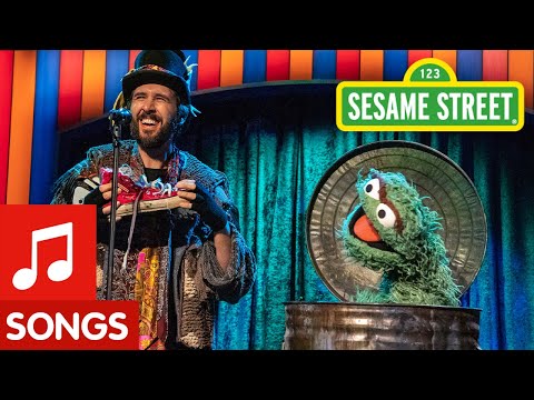I Love Trash feat.我愛垃圾壯舉｜"不晚秀 "與Elmo (I Love Trash feat. Josh Groban | The Not-Too-Late Show with Elmo)