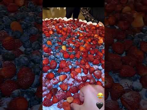 لانا وانس اكلو من فراولة قبل العرس 😂 #اكسبلور