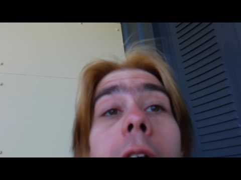 Harmittaa nyt kun on lentsu ja on niin mahtava aurinkoinen ilma