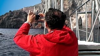 preview picture of video 'Liparische Inseln 3 - Lipari und Vulcano - Faszinierende Küstenlandschaft - Bootsausflug'