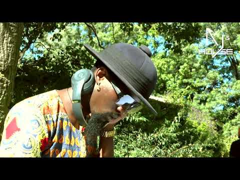 AJ's House #17: Dee Cee (DJ Mix)