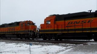 preview picture of video 'Two Geeps on BNSF mixed freight train'