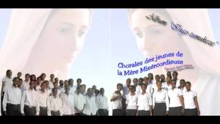 HAGURUKA UTAMBE by Chorale des Jeunes de la Mere Miséricordieuse