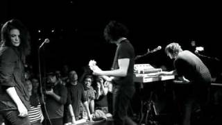 The Dead Weather - Will There Be Enough Water (Live) (Legendado)