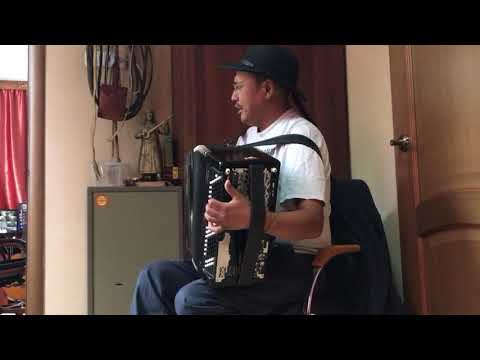 Igor Koshkendey and bayan - throat singing