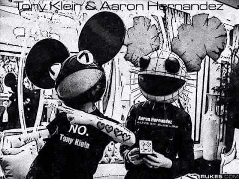 Tony Klein & Firebeatz vs  ALVARO & showtek ft Aaron Fenix & Alex gaudinio - party on calambria