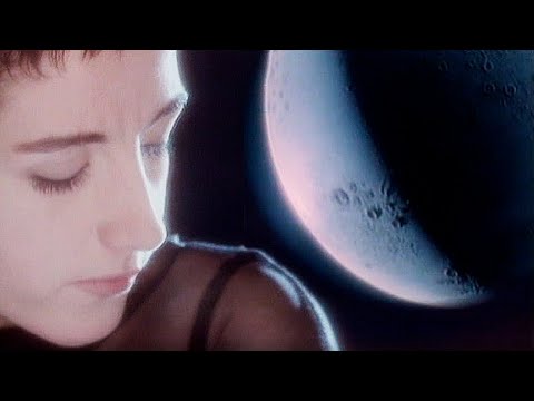 Mecano - Hijo de la luna (Videoclip Oficial)