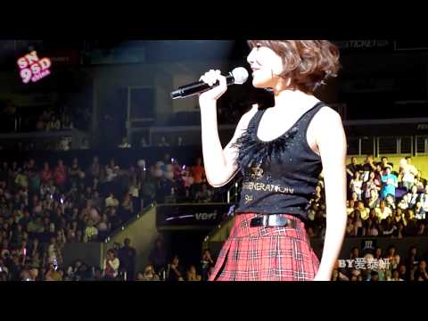 [Fancam] 100904 SNSD- Kissing You @ SM Town LA Concert 2010