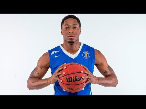 Demonte Harper Climbs High for the One-Handed Slam