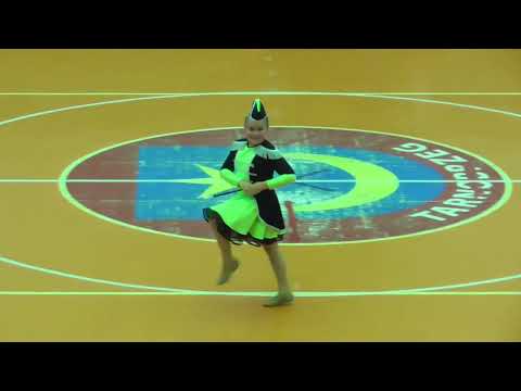 Słoneczka (Leśnica) - Mistrzyni Polski solo baton klasyczny kadetki Magdalena Jojko