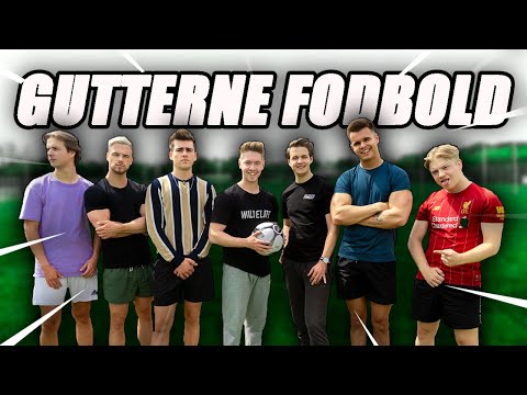 GUTTERNE SPILLER FODBOLD + STRAF