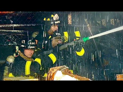 *{FDNY BOX 3810}*~*{FDNY BATTLING MAJOR 4TH ALARM FIRE IN A WAREHOUSE ON COLUMBIA STREET, BROOKLYN}*