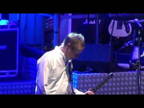 Francis Rossi falls on stage Status Quo The Waterfront Hall Belfast Feb '22 'Out Out Quoing Tour'