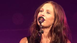 Kasey Chambers - Nullabor (The Biggest Backyard)