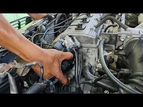 Probando Distribuidor de encendido de Toyota Corolla fuel injection (ajustando tiempo).
