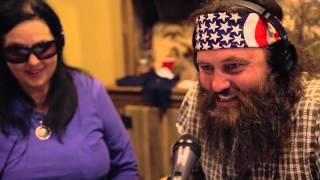 Willie Robertson Pranks Guests at Willie's Duck Diner