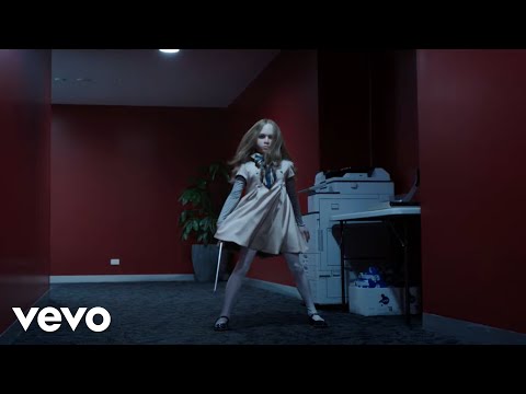 Bella Poarch - Dolls (M3GAN Dance Scene)
