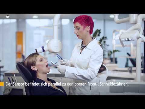 Korrekte Positionierung der XIOS XG Supreme Sensoren: Oberkiefer Frontzähne mit Watte