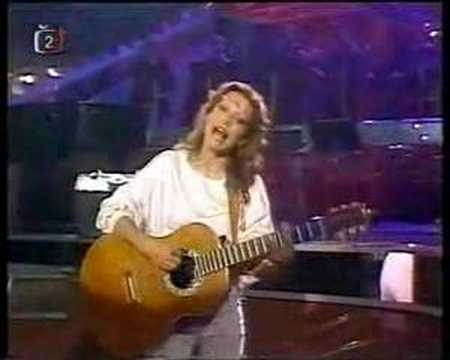 Prý se tomu říká láska