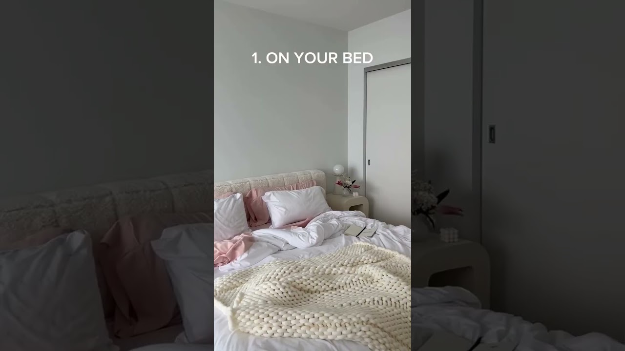 3 Ways to Style a Throw Blanket